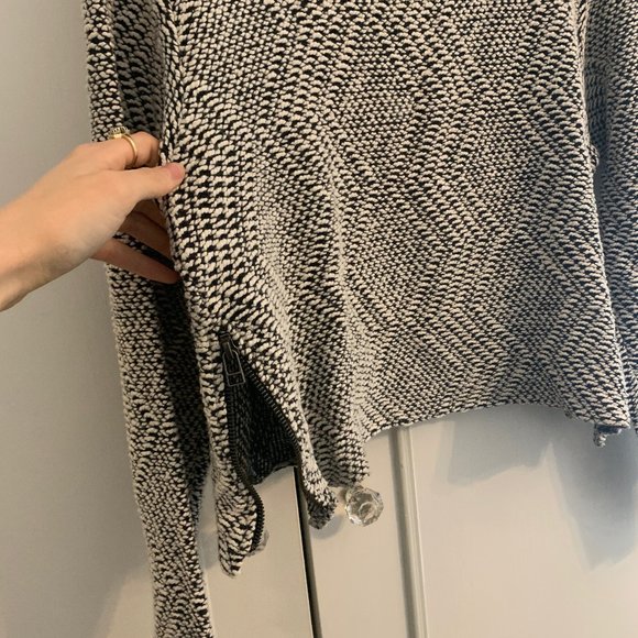 Sweater - Picture 4 of 5